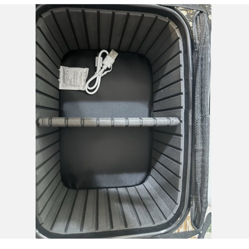 Rechargeable lighted makeup  case with LED Mirror Black - Picture 5 of 5